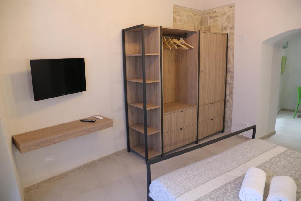 Locus Pendinelli Trani Bed & Breakfast Exterior foto