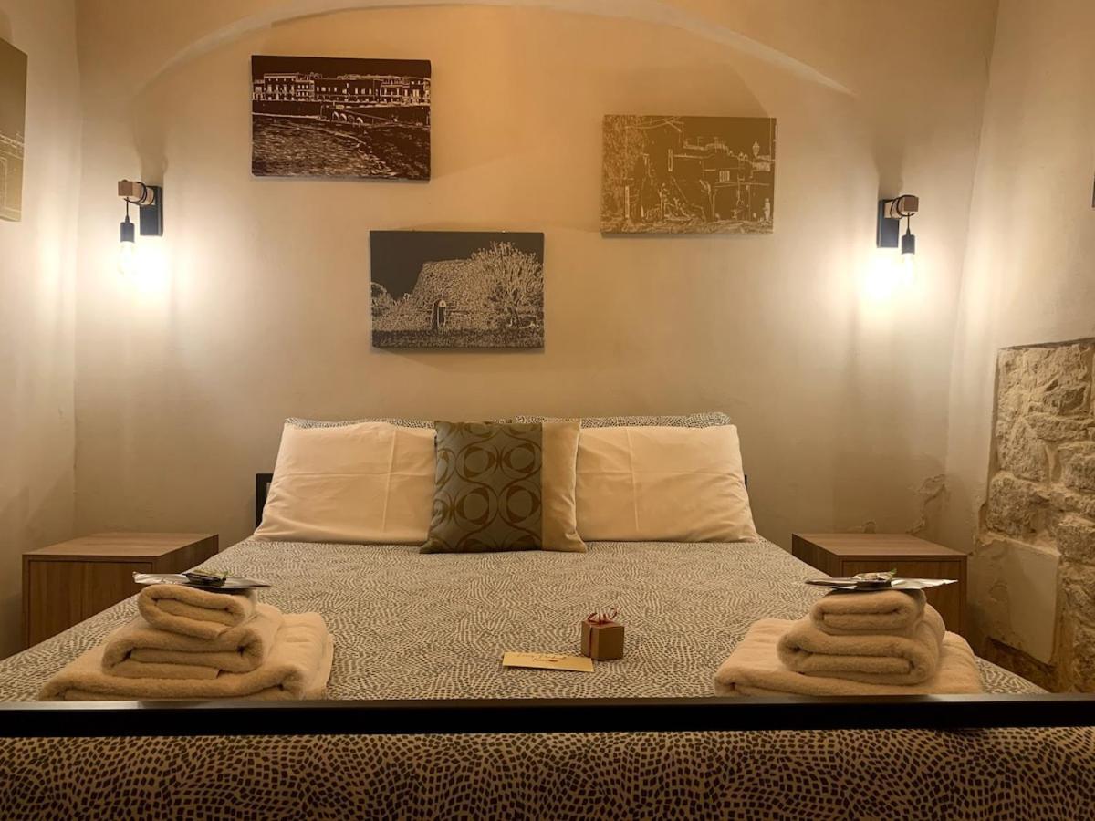 Locus Pendinelli Trani Bed & Breakfast Exterior foto